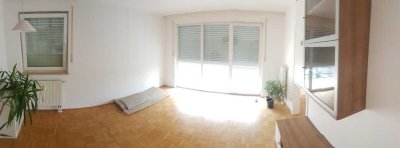 Lichtdurchflutete 2-Zimmer-Wohnung mit großem Südbalkon in zentraler Lage von Bad Abbach
