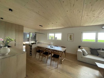 Wunderschöne 4-Zimmer-Wohnung mit lux. Innenausstattung mit Dachterrasse und EBK in Mühldorf am Inn