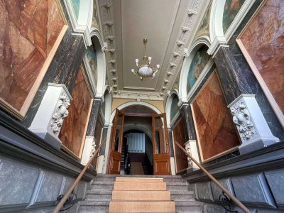 Liebevoll sanierte 4-Zimmer-Wohnung in einem prächtigen Gründerzeithaus im  Waldstraßenviertel