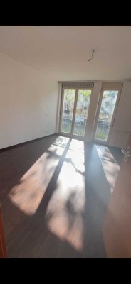 Attraktive 2-Raum-Wohnung mit EBK, Balkon, Bad mit Badewanne in Freiburg im Breisgau