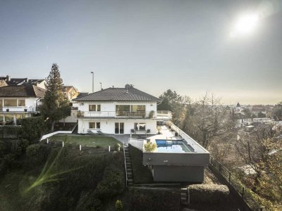 NEU ! *Paul & Partner* EXKLUSIVES EINFAMILIENHAUS IN TRAUMLAGE MIT POOL & UNVERBAUBAREM WEITBLICK !