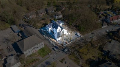 **Single Apartment** im EG einer alten Kirche mit Terrasse und Garten**Garage möglich**