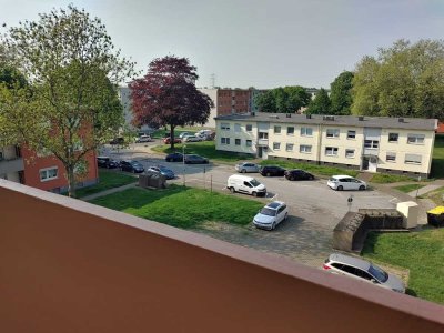 Achtung frisch gestrichen: Renovierte 3-Zimmerwohnung "Wohnpark am Rath" zu vermieten