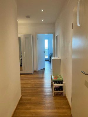 Schöne 2,5 Zimmer Wohnung mit offener Wohnküche & kleinem Balkon in Lechhausen