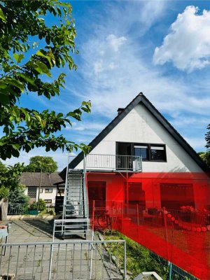 Ansprechende 3-Zimmer-Wohnung mit Balkon, Garten und XXL Garage in Bornheim Waldorf