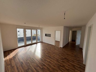 Sonnige 3 - Zimmerwohnung mit Einbauküche/Balkon/Aufzug und Garage in Top-Lage