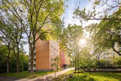 Direkt am Ostpark! Gut geschnittene 3-Zimmer-Wohnung mit sonniger Westloggia in ruhiger Lage