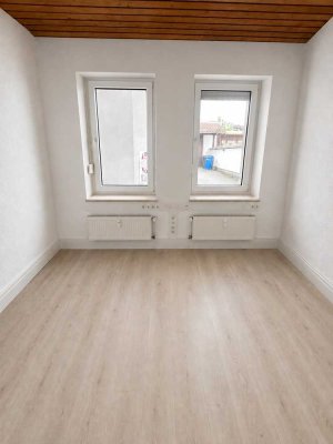 Teilmöbliertes Apartment / Wohnung - EBK & neues Badezimmer