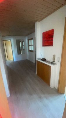 Drei Zimmer  DG Wohnung in Emskichen Ortsteil Neidhardswinden ab 1.01.2025 zu vermieten