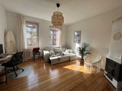 Ravensberg 2 Zi Whg Balkon 2 min zur Uni  große EBK Waschtrockner  , Holzboden, Waschkammer