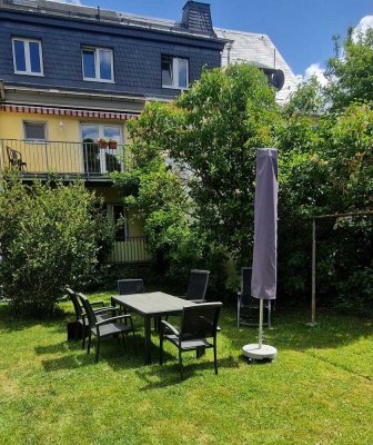 Sehr schöne Wohnung mit großem Balkin und Garage