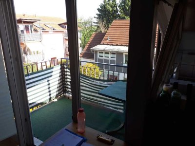 Geschmackvolle 2-Raum-DG-Wohnung mit Balkon und Einbauküche in Neufahrn bei Freising