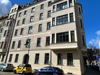 Dein neues Zuhause im Herzen der Magdeburger Altstadt: Frisch renovierte 2-Zimmer-Wohnung mit Balkon