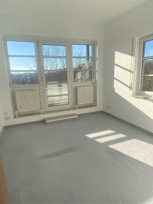 Uni/FH Nähe: Helle 1-Zimmer Wohnung im 3. OG in Regensburg-Galgenberg