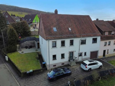 Geräumiges und modernisiertes Wohnhaus mit schönem Garten!