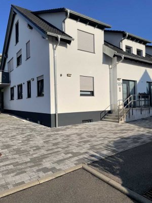 Neuwertige 2-Raum-Wohnung mit Balkon und Einbauküche in Schwäbisch Hall