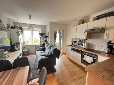 Hübsche, helle 2 Zimmer Wohnung mit Südloggia in der Weinhartstraße