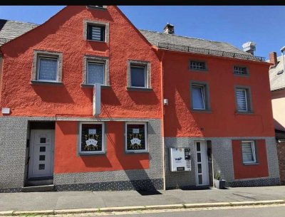 Vielseitiges Wohn- und Geschäftshaus mit Ausbaupotenzial in Selb