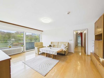 Investoren aufgepasst: Vermietete 3-Zimmer-Wohnung mit Balkon & Perspektive