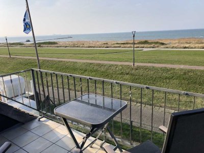 Doppelhaushälfte mit Meerblick aus erster Reihe, Tiefgarage und Terrasse