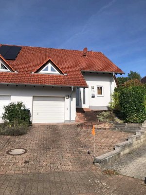 Gepflegte Doppelhaushälfte in Schönenberg-Kübelberg
