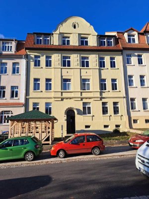 Ansprechende und vollständig renovierte 2,5-Zimmer-Wohnung mit Balkon und Einbauküche in Bautzen