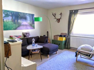 3-ZKB, Balkon, Laminat, Wa-Bad m. Fenster, EBK, hell u. gemütlich