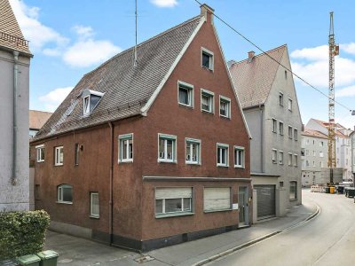 Innenstadt! Entkerntes Mehrfamilienhaus mit 4 Wohnungen und großer Dachterrasse!