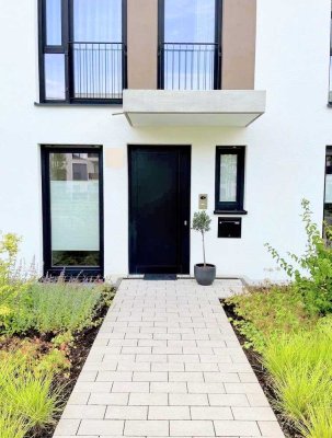 vierzig549 Heerdt: Stylische 5-Zimmer-Wohnung mit Stadthaus-Charakter 2 TG-Stellplätzen und Garten