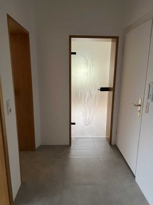 Erstbezug nach Sanierung: 3-Zi.-Erdgeschosswohnung mit Balkon in Solingen