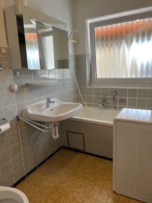 Freundliche 1-Zimmer-Wohnung (39 qm) mit Westbalkon ab 01.04.2026 zu vermieten.