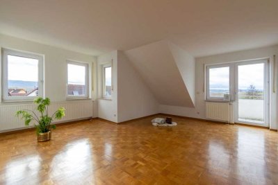 Schöne 3-Zimmer-Dachgeschosswohnung mit Studio in Neuenstein | Rand- und Aussichtslage zu vermieten