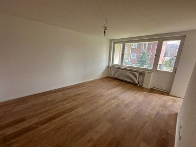 Wunderschöne Wohnung mit Balkon. Sie müssen nur noch einziehen.