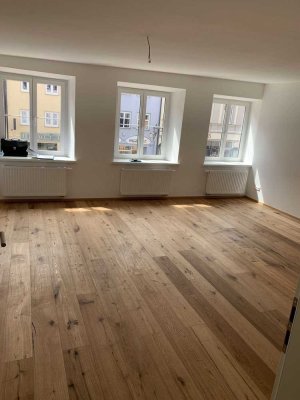 Wohnen in der Altstadt - Königsstraße Dillingen! Liebevoll, kernsanierte 2,5 ZKB - 2. OG