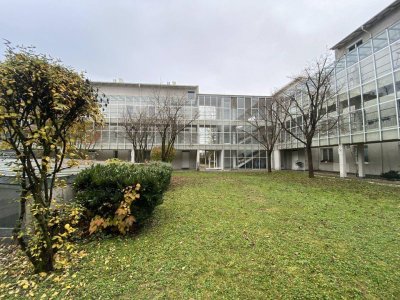 WOHNEN IN HÖRSCHING - 2 ZIMMER MIETWOHNUNG MIT KLEINEM EIGENGARTEN