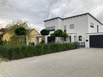 Villenartiges Wohnhaus im Bauhausstil (Vollziegelbau)