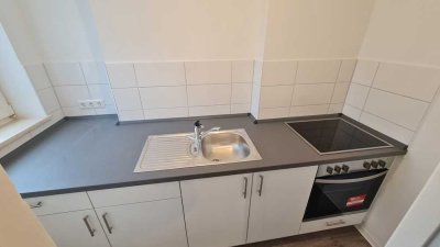 Ihre neue Wohnung: individuelle sanierte 2-Zimmer-Wohnung in Hafennähe (Single-Wohnung!)