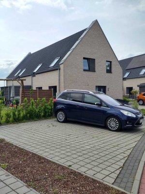 Moderne Doppelhaushälfte in ruhiger Lage – ideal für Familien