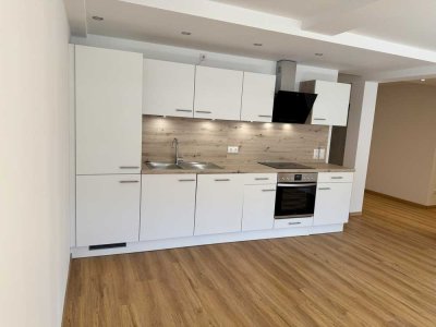 Erstbezug nach Generalsanierung: 3-Zimmer-Wohnung mit EBK mitten in der Freisinger Innenstadt