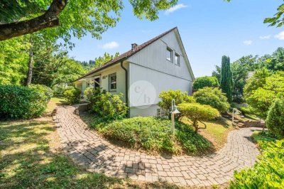 Freistehendes Einfamilienhaus mit ca. 825 qm Grundstück in ruhiger Lage - sanierungsbedürftig!
