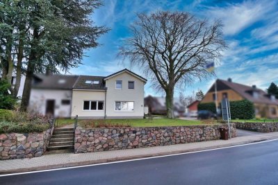 Zweifamilienhaus - 2 moderne Wohneinheiten plus Nebengebäude mit Garage, Keller uvm. - Ostsee- nah!