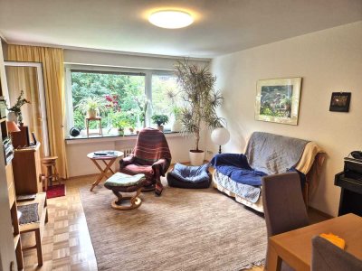 gepflegte 60,4 m² 2-Zimmer Wohnung mit Südbalkon, EBK und TG-Stellplatz in ruhiger Lage