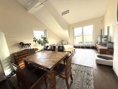 Wohnen mit Stil: Penthouse mit Terrasse und Ruhelage in Neumarkt!
