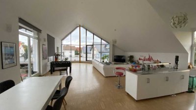 WG Zimmer in traumhafter Penthaus Wohnung frei an weibliche Mitbewohnerin