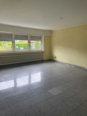 3,5 Zi., 98qm im EG, modernes Bad ,mit Terrasse und Stellplatz