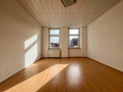 Moderne 2,5-Zimmer-Wohnung mit möblierter Küche zum Erstbezug