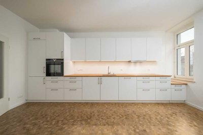 sanierte 5 Zimmer Erdgeschosswohnung mit Terrasse in Lindenau