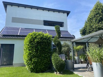 Einfamilienhaus mit schönem Garten