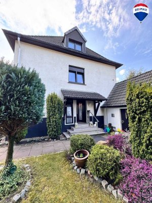 Saniertes Dreifamilienhaus mit Anbaumöglichkeit und großem Garten in Bielefeld zu verkaufen!