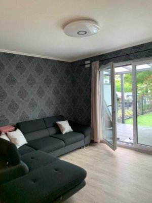 Vollmöbliertes, sehr gepflegtes Haus in der nähe von Europäische/Japanische/Französische Schulen.